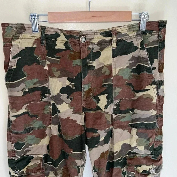Anthropologie Linen Blend Camo Cargo pants size 31 - Picture 3 of 6